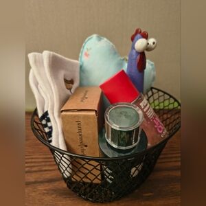Gift Giving Basket Victoria's Secret 🩷 Pampered Chef Digital Timer 🩷